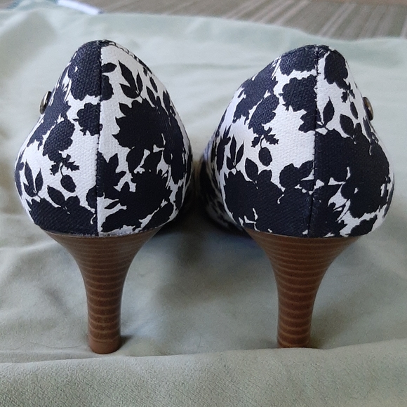 Life Stride Soft System Sevyn Pump - Picture 3 of 4